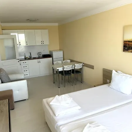 Готель Stamopolu Lux Ground Floor Приморсько